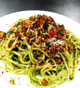 Spaghetti in Pesto sauce with butter parsley crumbs Recipe
