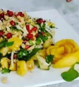 Spinach and Mango Salad Recipe