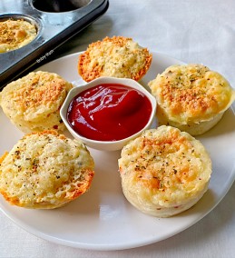 Cheesy veggies muffin scones Recipe