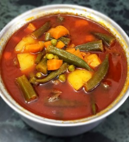 Bezelye Ya da Bastı / Turkish Pea or Vegetable Stew Recipe