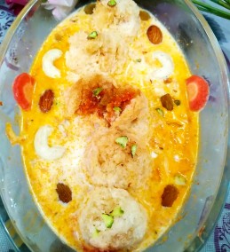 Halwa Balls in Carrot Rabdi Recipe