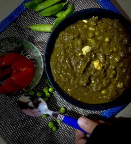 Spinach Curry With Green Peas Recipe