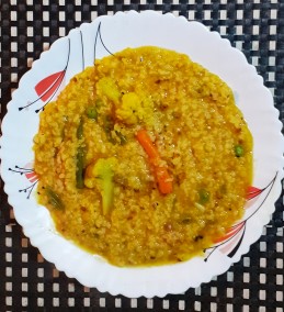 Vegetable Kichudi ( Bengali style kichudi with seasonal vegetables) Recipe