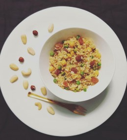 Brown rice with chickpea and raisins Recipe