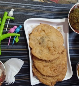 Mathura's famous badmi poori Recipe