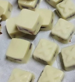 Soft centered white chocolate Recipe