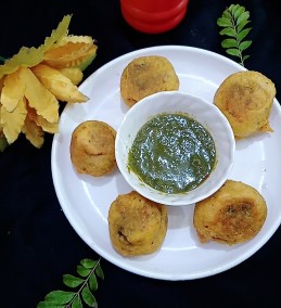 Aloo bonde with green chutney Recipe