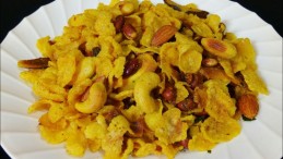 Makai Chivda (Cornflakes Chivda) Recipe