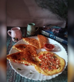 Breadless Sandwich/Eggless omelet recipe