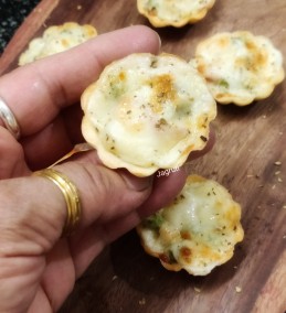 Bite Sized Baked Veg Au Gratin Tarts  Recipe(Garlic Flavoured Tarts filled with Baked Veg Au Gratin) !!