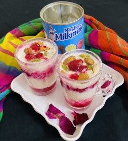 Straberry_vermicelli_fusion _dryfruits_trifles recipe