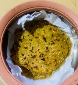 Louki ka Paratha / thalipeeth recipe
