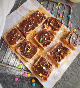 Ginger Bread Blondie with Chocolate Egg Sauce Recipe