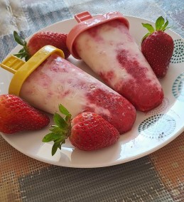 Strawberry Yogurt Popsicles Recipe